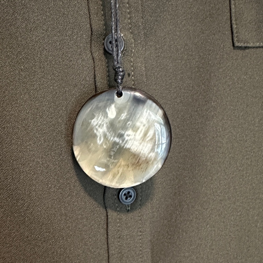 Elegant Shell Pendant Necklace
